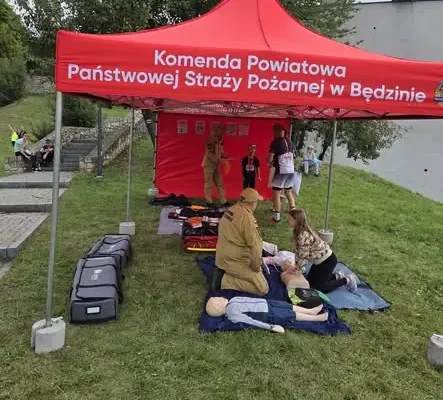 Bieg Trzech Zamków w Będzinie: strażacy promowali bezpieczeństwo i pierwszą pomoc