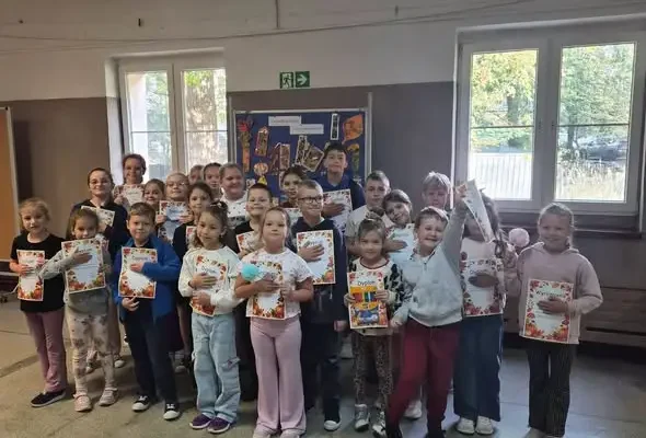 Jesienny konkurs plastyczny w czeladzkiej szkole – „Jesienna zakładka” rozstrzygnięty