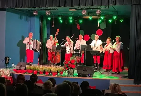 Swojaki świętowały z zespołem Spod Buczyny – dziesięć lat tradycji i muzyki
