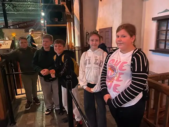 Uczniowie klas 4a, 5a i 6a na integracyjnej wycieczce w Mandorii