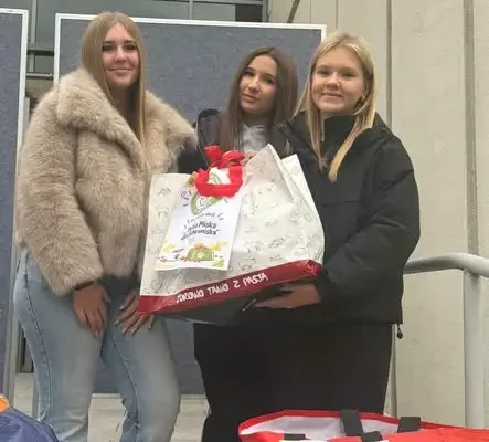Będzińska szkoła wspiera schroniska w XIV edycji „Pełnej Miski”