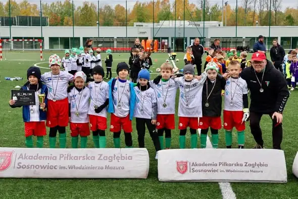 Młodzi piłkarze CKS Czeladź na turnieju im. Włodzimierza Mazura