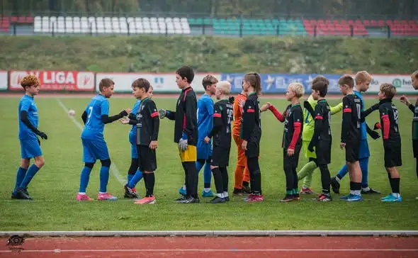 Młodzi piłkarze CKS Czeladź zremisowali z Ruchem II Chorzów po walce z Stadionem Śląskim