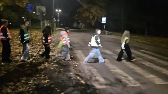 Uczniowie z Wojkowic promują odblaski po zmroku